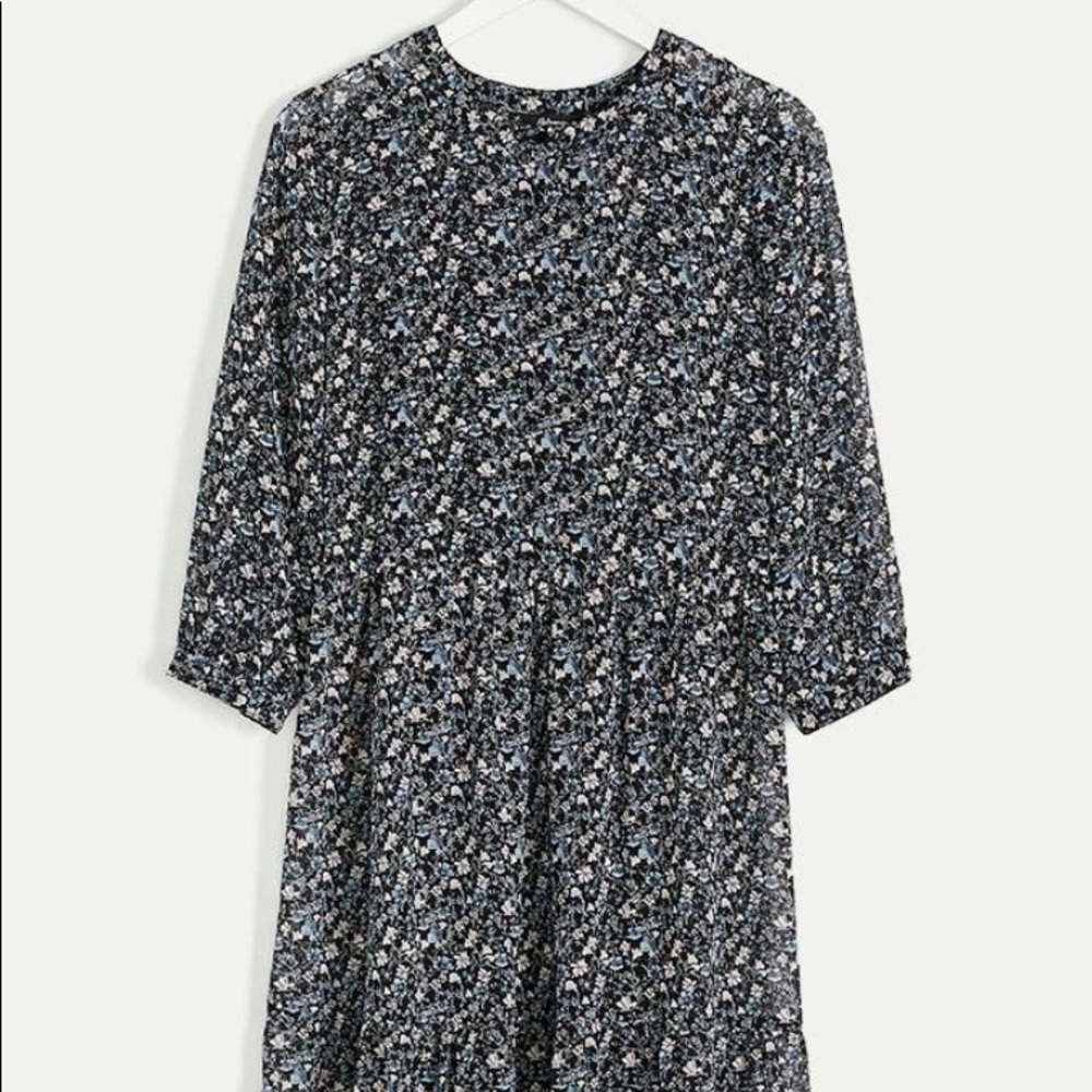 NWT - Tiered printed Midi Dress Lined. Size Large